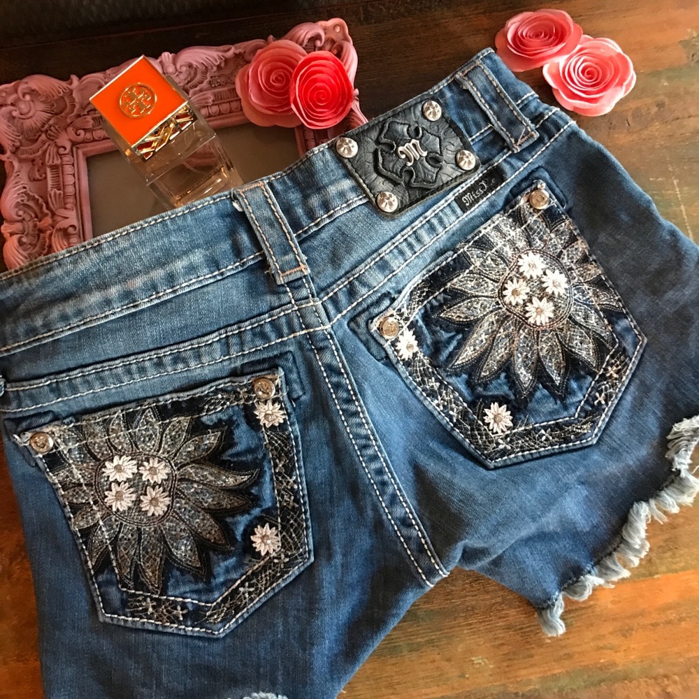 Miss me Embroidered shorts
